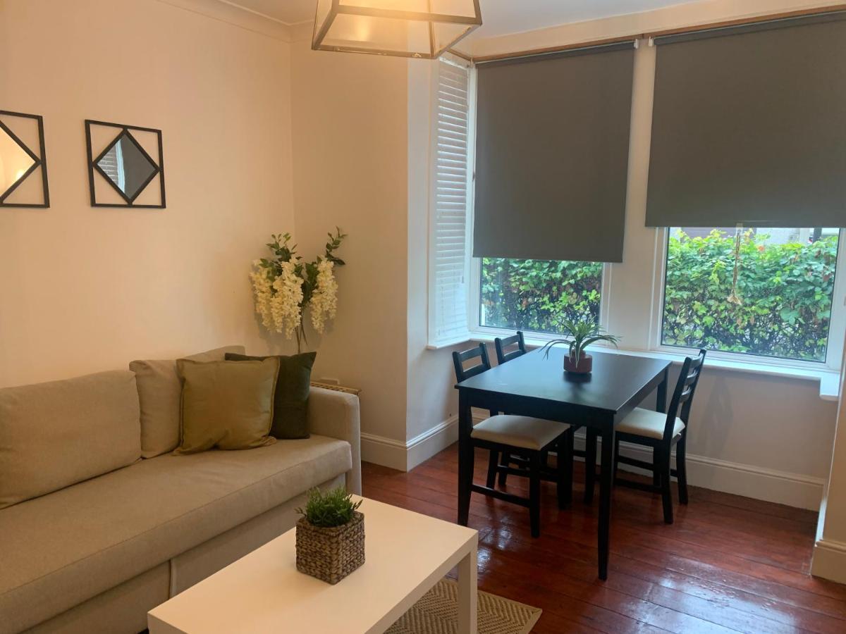Unique 2 Bedroom Apartment In London/ Excel / Olympic City Close To Central Line Tube Station With Gated Parking Space 外观 照片